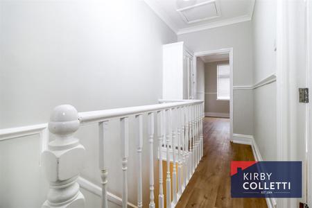 FIRST FLOOR LANDING