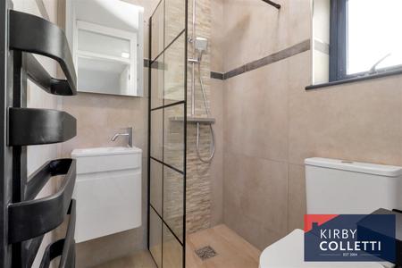 EN SUITE SHOWER ROOM TO BEDROOM TWO