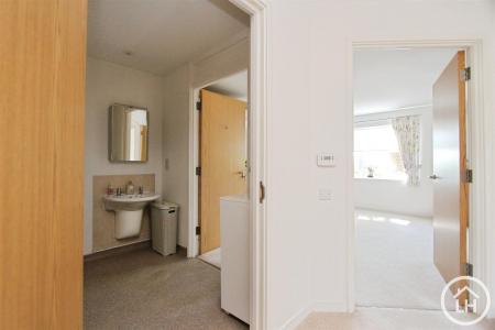 Hallway -> Bathroom -> Bedroom