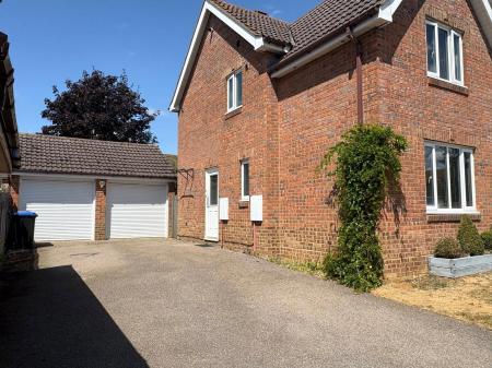 Maple Close, WOODFORD HALSE, Northamptonshire, NN11