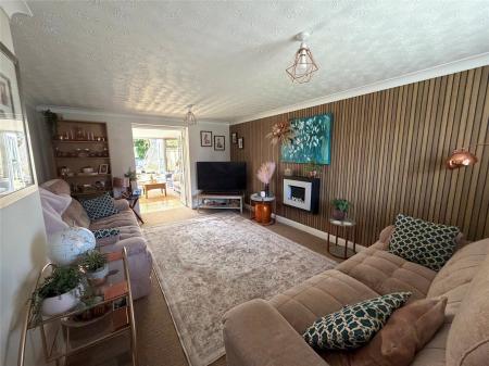 Maple Close, WOODFORD HALSE, Northamptonshire, NN11