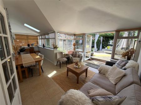 Maple Close, WOODFORD HALSE, Northamptonshire, NN11