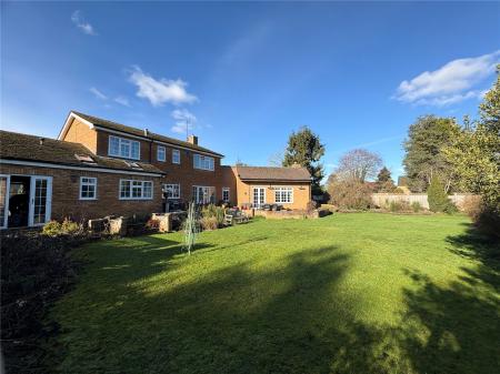 Milton Court, MILTON MALSOR, Northamptonshire, NN7