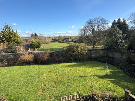 Milton Court, MILTON MALSOR, Northamptonshire, NN7