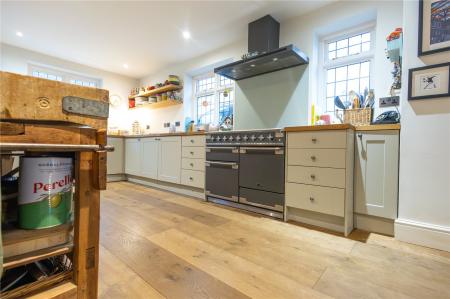 High Street, GUILSBOROUGH, Northamptonshire, NN6