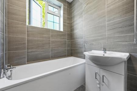 BCLR - 7 Acol Court, Acol Road - Bathroom (4).jpg