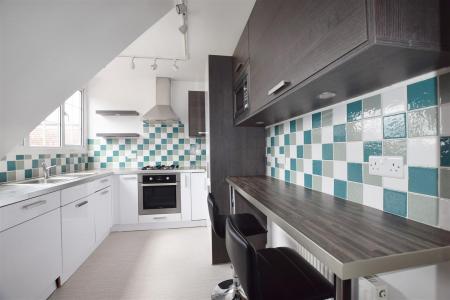 6 Hodford Lodge kitchen.jpg