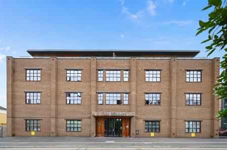 BCLR - 15 Loft Appartments - Exterior1 (1).jpg