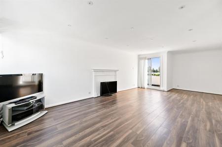 BCLR - Flat 19 Coniston Court - Reception B (1).jp