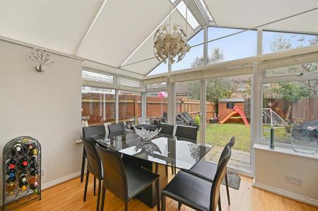 BCLR - 7 Bampton Drive - Dinning (4).jpg