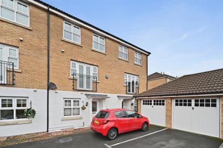 BCLR - 7 Bampton Drive - Exterior (4).jpg