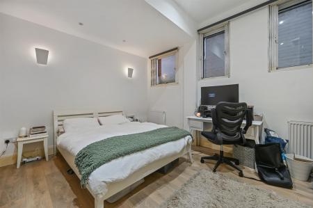 RCLR- 1A, 75 compayne gardens- bedroom 2 (1).jpg