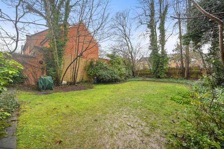 RCLR- 1A, 75 compayne gardens- communal garden 1 (