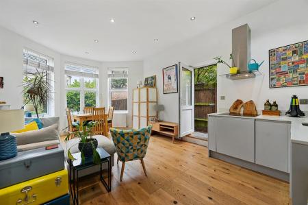 LR - Flat 1, 15 Rondu Road - ReceptionB3 (1).jpg