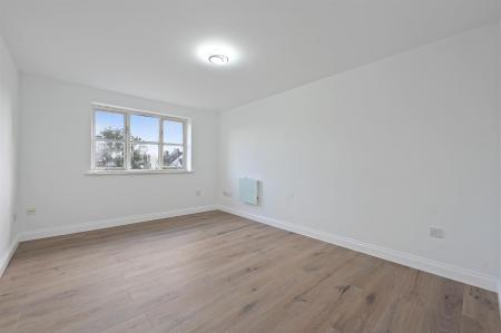 LR - 95 Draycott Close - Reception3 (1).jpg