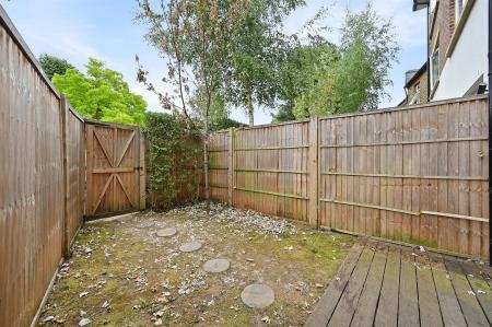 BCLR - 33 New Trinity Road - Garden (4).jpg