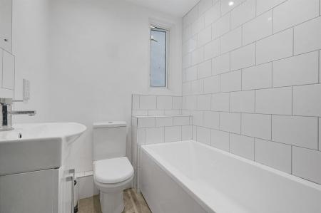 BCLR - RGF 118 Mill Lane - Bathroom (4).jpg