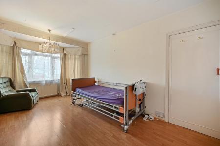 BCLR - 25 Cumbrian Gardens - Bedroom 2 A (4).jpg