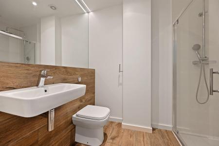 BCLR - 33 New Trinity Road - Shower (4).jpg