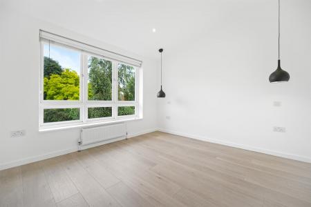 CCLR - 33 New Trinity Road Bedroom E 3 (1).jpg