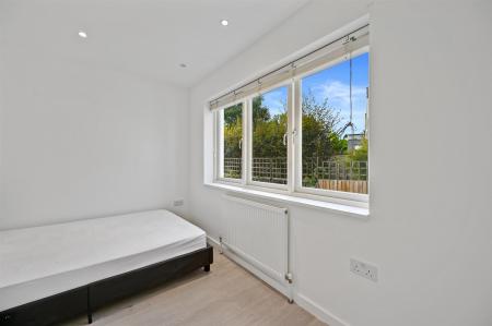 BCLR - 37 New Trinity Road - Bedroom 1 (4).jpg