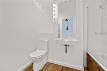 BCLR - 37 New Trinity Road - Bathroom (4).jpg