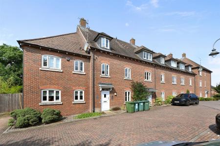 LR - Flat 7, 45 Vivian Avenue - Exterior1 (1).jpg