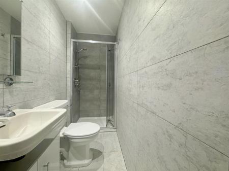 Bathroom 2_inPixio.jpg