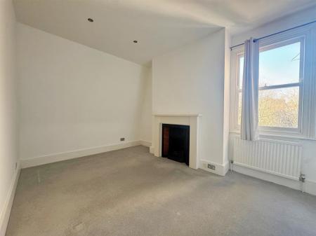 Bedroom 2_inPixio.jpg