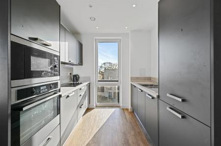 BCLR - 10 Collingford Court - Kitchen (4).jpg