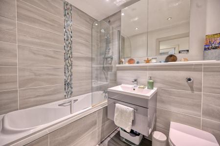 RCLR- 3 Domus Court - Bathroom1.jpg