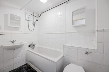 RCLR- 27 willmill drive- bathroom 3 (1).jpg