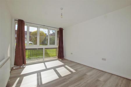 Bedroom 2_inPixio.jpg