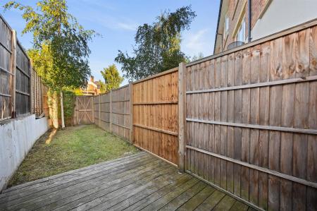 BCLR - 27 New trinity Road - Garden (4).jpg