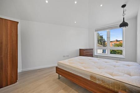 BCLR - 27 New trinity Road - Bedroom 1 (4).jpg