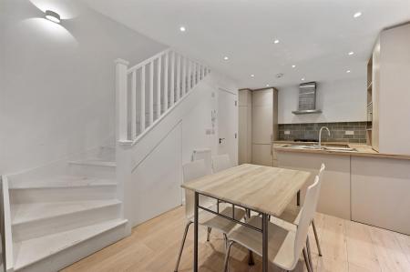 BCLR - 27 New trinity Road - Dinning (4).jpg