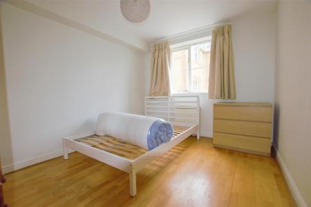 Bedroom 1_inPixio.jpg