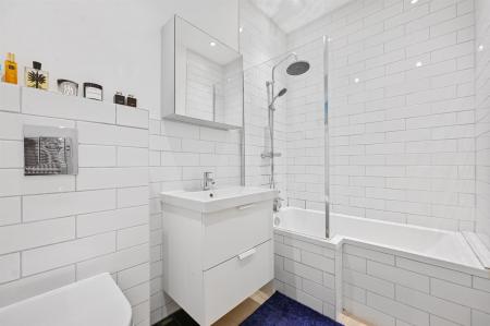 LR - Flat 2, 55 Aberdare Gardens - 6 (1).jpg