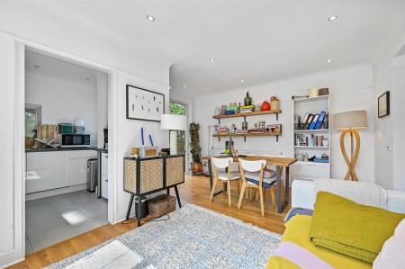 LR - Flat 2, 55 Aberdare Gardens - 15 (1).jpg