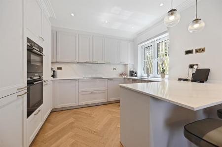 RCLR- 6 portland court- kitchen 3 (1).jpg