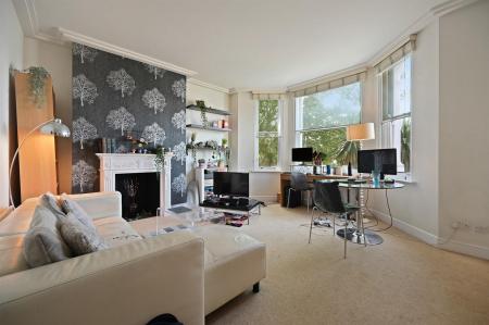 RCLR- flat 3, 310 finchley road- reception 3 (1).j