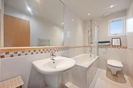 RCLR- flat 3, 310 finchley road- bathroom 3 (1).jp