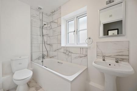 RCLR- 59 bryons mews- bathroom 3 (1).jpg