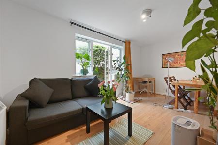 RCLR- 48 byron mews- reception 3 (1).jpg