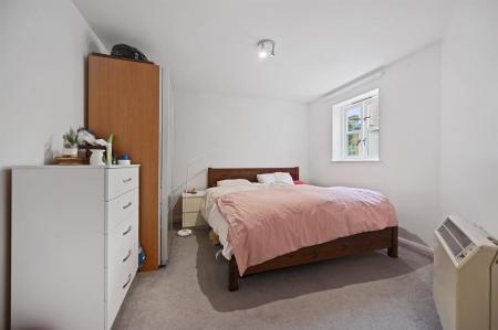RCLR- 48 byron mews- bedroom 3 (1).jpg