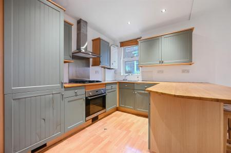 LR - FFF, 29 Minster Road - KitchenA1 (1).jpg