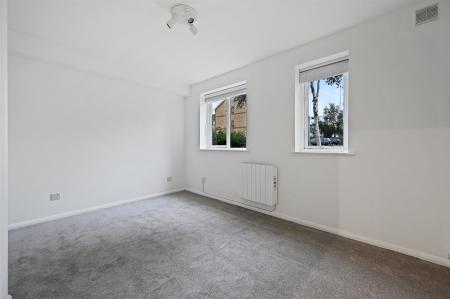 BCLR - 56 Draycott Close - Bedroom (4).jpg