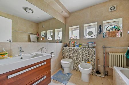 LR - 2 Mackellar House - Bathroom3.jpg_.jpg