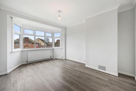 RCLR- 28 chitern gardens- bedroom 6_1.jpg