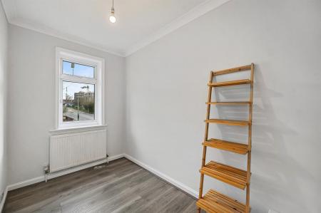 RCLR- 28 chitern gardens- bedroom B3_1.jpg